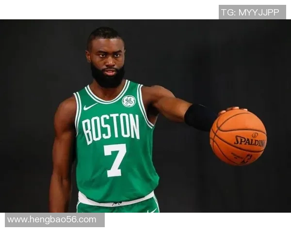 双拳难敌四手！杰伦·布朗28中15空砍全场最高32分 另有9板3助2断